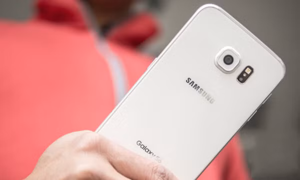 Pin cua Galaxy S6 te hon ca Galaxy S5 va Xperia Z3