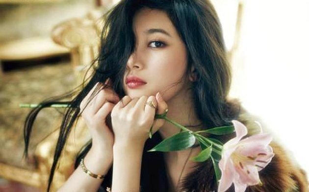 Những người phụ nữ này nhìn có thần thái, cuốn hút người đối diện được cho là quý tướng. Phần lớn họ là những người thông minh, có chính kiến và luôn giữ được bình tĩnh. Sau khi kết hôn những người này sẽ lấy được chồng giàu có, giỏi giang, có được gia đình hạnh phúc, giàu có.