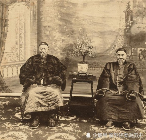 Hậu thế của Lý đại nhân hiện tại có một số người đang sống ở nước ngoài, có những người còn trở thành chủ nhân của những doanh nghiệp lớn, cuộc sống giàu sang phú quý suốt mấy đời. Trong ảnh: Lý Hồng Chương và anh trai Lý Hàn Chương. 