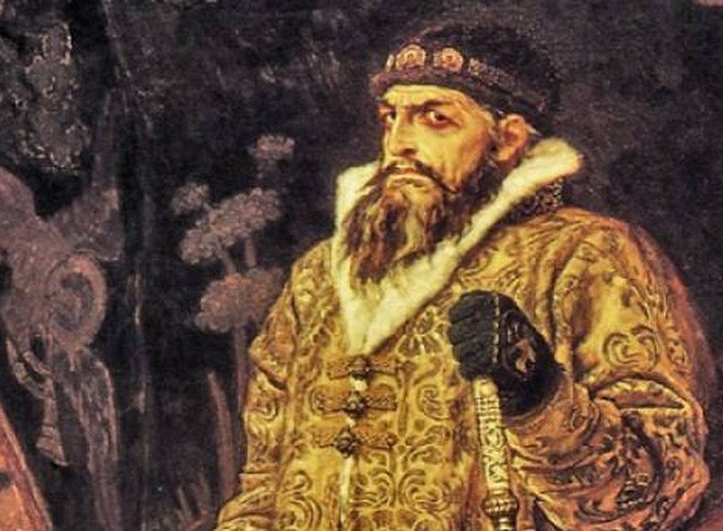  5. Sa hoàng Ivan: Đế vương Ivan khủng khiếp hay còn được biết đến với tên gọi Sa hoàng Ivan Vasilyevich là nhà lãnh đạo khét tiếng tàn bạo. Sau khi vợ qua đời, sa hoàng Ivan trở nên mất kiểm soát bản thân và từng bước trở thành người máu lạnh.
