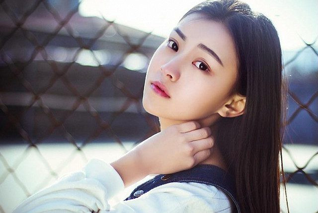 Ngoài ra, trong cuộc sống của những người phụ nữ yêu chồng, thương con, sẵn sàng hy sinh vì gia đình nên có hậu vận rất tốt. Cuộc sống của họ luôn được trải thảm đỏ luôn sung túc giàu có. (Thông tin chỉ mang tính tham khảo).