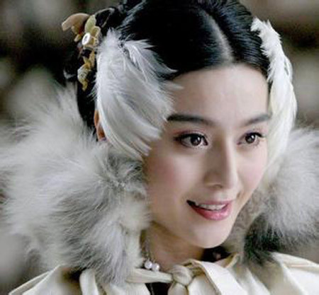 Khi biết chuyện, hoàng tộc nhà Trịnh quyết định gả Hạ Cơ tới nước Trần làm vợ Tư mã Hạ Ngự Thúc. Tên Hạ Cơ cũng từ đây mà có. Chưa đến 9 tháng sau, Hạ Cơ đã sinh cho Hạ Ngự Thúc một người con trai tên là Hạ Trung Thư. Khi Hạ Trung Thư 12 tuổi, Hạ Ngự Thúc cũng qua đời không rõ nguyên nhân giống như người anh trai của Hạ Cơ.