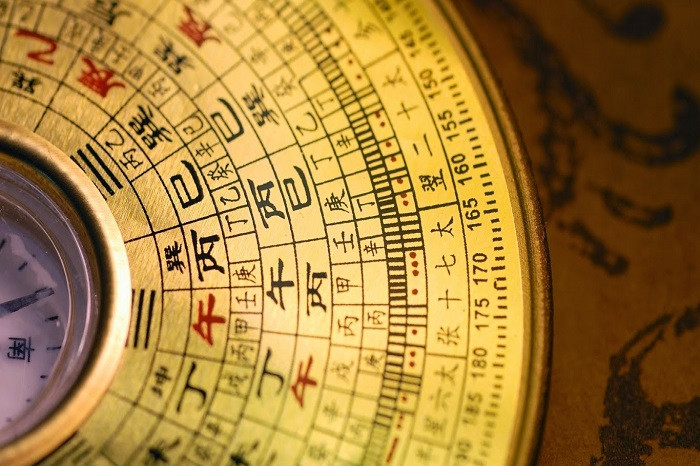 Cụ thể: Tuổi Thân – Tý – Thìn gặp hạn Tam Tai vào năm Dần – Mão – Thìn. Tuổi Dần – Ngọ – Tuất gặp hạn Tam Tai vào năm Thân – Dậu – Tuất. Tuổi Tỵ – Dậu – Sửu gặp hạn Tam Tai vào năm Hợi – Tý – Sửu. Tuổi Hợi – Mão – Mùi gặp hạn Tam Tai vào năm Tỵ – Ngọ – Mùi. Theo tử vi, Tam Tai là 3 cái họa gồm hỏa tai (họa do lửa cháy), thủy tai (họa do nước gây ra), phong tai (họa do gió, bão, lốc). 