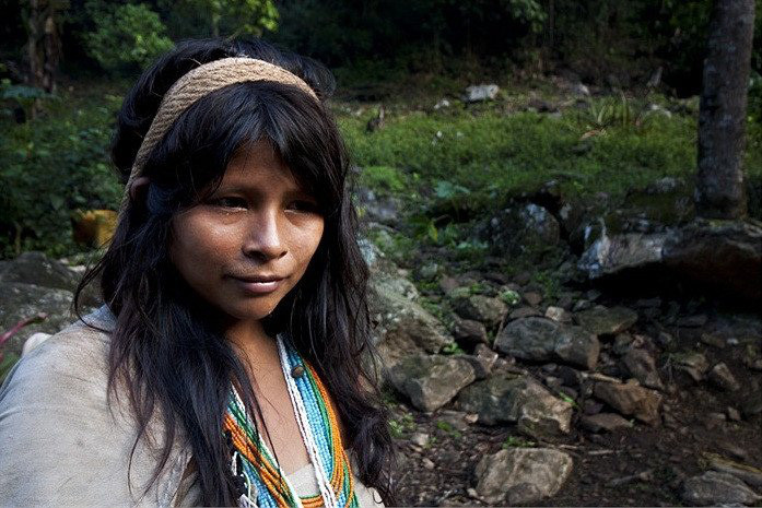 Họ sẽ ngồi quay mặt vào vách đá để khám phá, suy ngẫm về sự liên kết, giao thoa, hòa hợp của trời đất, con người và tự nhiên. Nhưng người già nhất trong làng (Trưởng lão) sẽ có nhiệm vụ truyền cho thế hệ trẻ những kinh nghiệm và sự hiểu biết về những điều được gọi là bí mật của vũ trụ. Họ cũng được truyền giảng một cách rất kỹ lưỡng về tâm thức của chính mình.