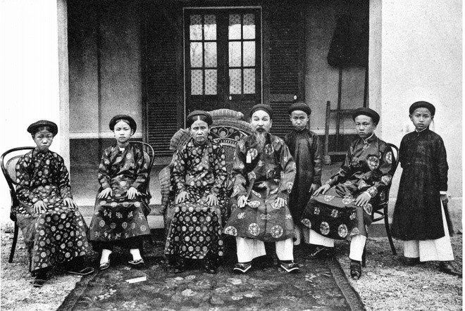 Gia đình một viên quan ở vùng đồng bằng sông Hồng.