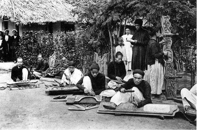 Thợ chạm vùng đồng bằng sông Hồng.