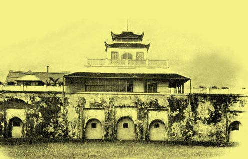 Theo sử sách, Long Đỗ là một trong những tên gọi đầu tiên của vùng đất Hà Nội ngày nay. Tên gọi này xuất hiện trong thời kỳ Bắc thuộc, khi Cao Biền đắp Thành Đại La năm 866.