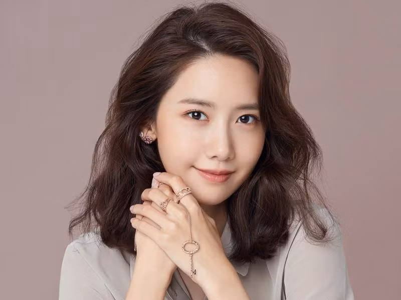  Tuổi Thìn: Tử vi Chủ nhật ngày 18/10/2020 cảnh báo tuổi Thìn chuyện tiền bạc. Kinh doanh thua lỗ lại đầu tư hấp tấp làm cho bạn mất đi nhiều thứ. Cố gắng bình tĩnh trước khi định làm việc lớn. Tình duyên không như ý làm cho bạn thêm mệt đầu. Tình cảm đơn phương chỉ làm mất sức của bạn, đừng cố chấp yêu làm gì. Màu sắc may mắn: Màu trắng. Con số may mắn: 2, 4. Quý nhân phù trợ: Thân, Thìn. 