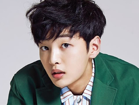  Tuổi Mùi: Mùi được quý nhân nâng đỡ. Hãy nhân cơ hội này làm việc thật tốt, khẳng định bản thân hoàn toàn xứng đáng với vị trí lãnh đạo. Tình yêu không ổn, bạn nên gác lại chuyện tình cảm này. Đây không phải là dịp để yêu thương ai đó đâu, chỉ cần bạn chăm chỉ luyện tập thể dục thể thao, đầu tư ngoại hình một chút thì sớm thôi nhiều người sẽ đổ gục dưới chân bạn. Màu sắc may mắn: Màu trắng, đỏ. Con số may mắn: 7, 9. Quý nhân phù trợ: Thìn, Ngọ.