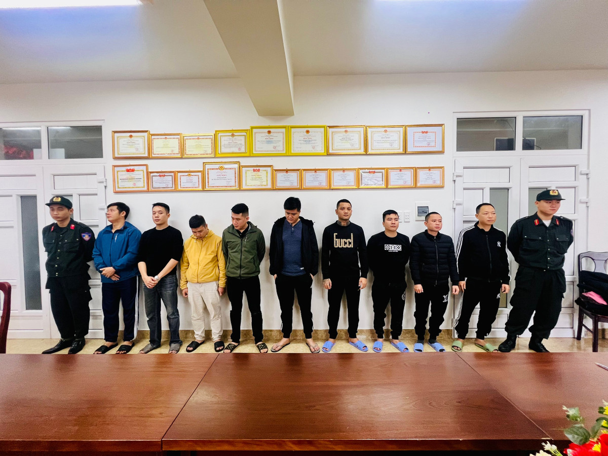 Phá đường dây cá độ bóng đá với số tiền hơn 300 tỷ đồng Pha duong day ca do bong da voi so tien hon 300 ty dong