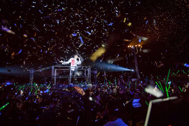 Noo Phước Thịnh và tiết mục biểu diễn khép lại liveshow nhiều dấu ấn tại Hà Nội.