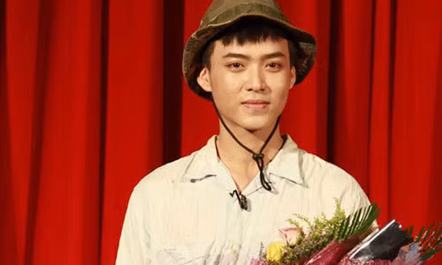 Thiên Lộc trong vở kịch tốt nghiệp trường sân khấu điện ảnh. Ảnh: FBNV.