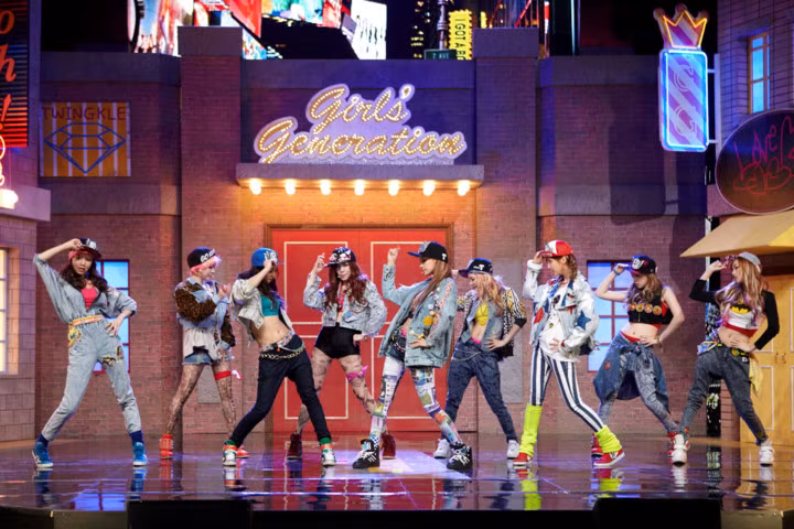 Sau thành công với màn lột xác theo phong cách cổ điển sôi động với ca khúc "I Got A Boy", những cô gái SNSD tiếp tục tour diễn tại Nhật vào tháng 2/2103 và tour thế giới đầu tiên vào tháng 6/2013.