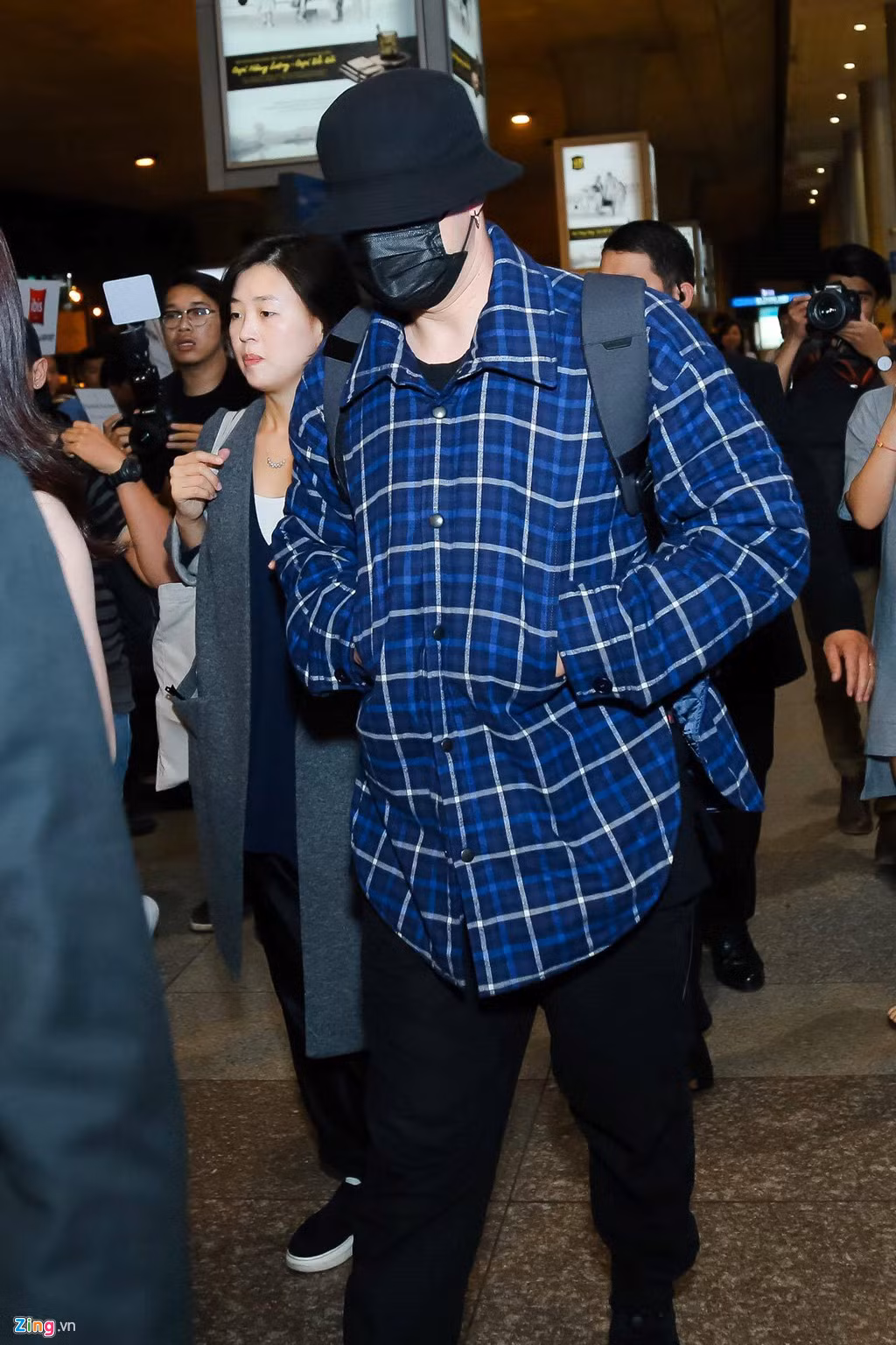 So Ji Sub là ngôi sao hạng A xứ Hàn, không chỉ nổi tiếng ở mảng truyền hình mà cả điện ảnh. Anh chơi thân với nam diễn viên Song Seung Hun - bạn trai Lưu Diệc Phi, và chưa từng công khai chuyện hẹn hò kể từ khi bước chân vào làng giải trí.