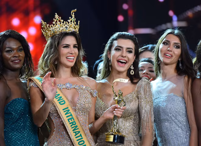 Tan Hoa hau Hoa binh lam gi voi tien thuong 40.000 USD?