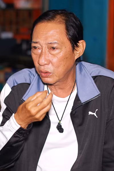 Phan doi dang thuong cua nghe si Le Binh: Vo co bac, con nghien hut