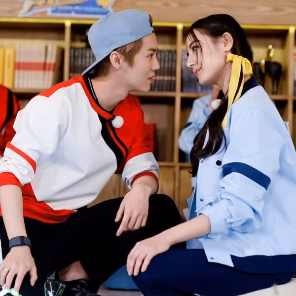 Do tai sac Dich Le Nhiet Ba va Quan Hieu Dong-Hinh-2