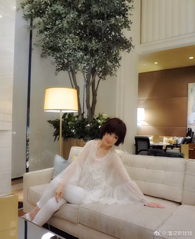 Phan Nghinh Tử từng có một cuộc hôn nhân với đạo diễn Trần Hồng Liệt. Cặp đôi kết hôn năm 1972 và chia tay năm 1980 khi có tin đồn đạo diễn Trần hẹn hò nữ văn sĩ Quỳnh Dao. Sau khi ly hôn, Trần Hồng Liệt đề nghị tái hôn song Phan Nghinh Tử không đồng ý mà quyết định trở thành bạn bè thân thiết. Sau này, chồng cũ tái hôn với một người kém 19 tuổi và qua đời năm 2009 vì bệnh tật. Sau cuộc tình thất bại, Nghinh Tử vẫn sống độc thân tới hiện tại.