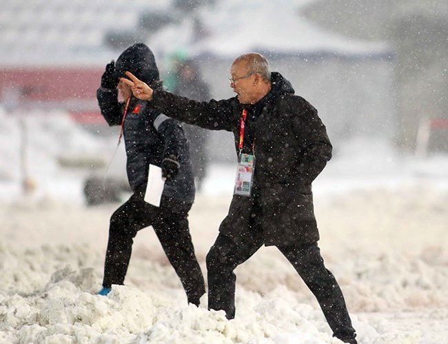 Thay Park va canh bac AFF Cup: Dam phan hop dong voi VFF!-Hinh-2