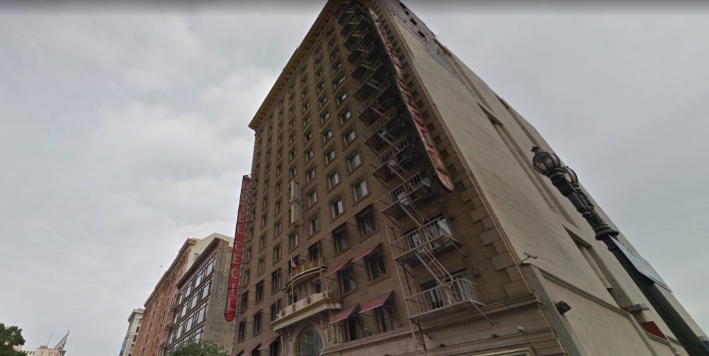 Đặc biệt, năm 1962, Pauline Otton đã gieo mình từ tầng 9 khách sạn Cecil xuống đất sau khi thuê phòng tại đây.