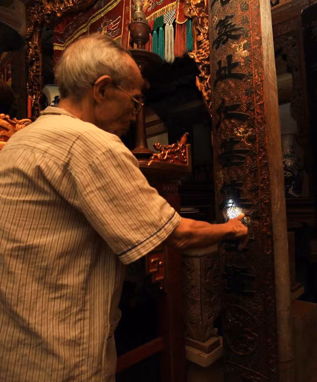 “Các nhà làm phim năm nào cũng đến để đóng phim, cũng muốn cho đoàn mượn, nhưng thú thật, nhiều cảnh quay tức mắt nên tôi thực lòng không muốn. Nhà các cụ để lại để ở, cũng chẳng màng tưởng để kinh doanh”, ông Do trải lòng.