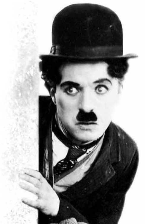 Thi hài Charlie Chaplin được chôn cất tại nghĩa trang Corsier-Sur-Vevey ở Vaud, Thụy Sỹ. Đây là nơi vua hề Sác Lô gắn bó 25 năm cuối đời.