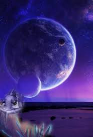 Màu tím bao phủ Trái đất và các hành tinh có sự sống thuở sơ khai trước khi thực vật trên hành tinh đó đủ tiến hóa để khai thác năng lượng từ mặt trời nhờ diệp lục. Trước đó, màu tím là màu được các sinh vật nguyên thủy lựa chọn để tiếp nhận năng lượng mặt trời.