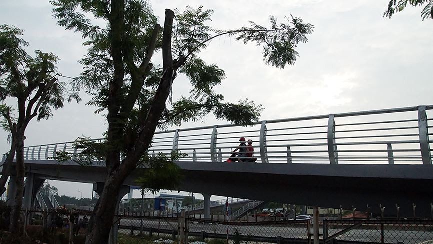 Khi cây cầu vượt mang hình chữ "Z" này đi vào hoạt động, đã loại bỏ được xung đột giao thông ở khu vực cũng như tình trạng tai nạn giao thông thường xuyên xảy ra.