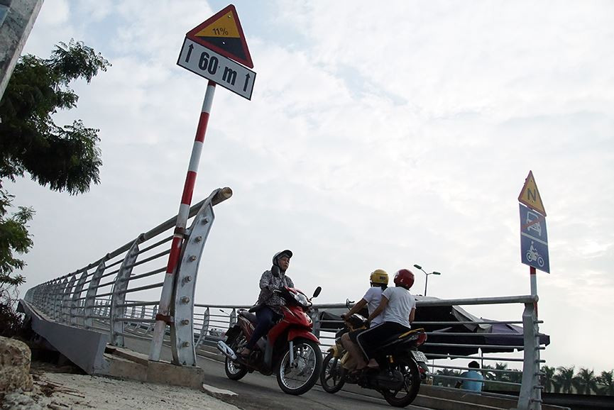 Chức năng là dành cho người đi bộ và các phương tiện thô sơ như xe đạp, máy và xe đạp điện sang đường.