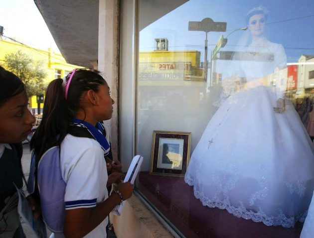 Sở dĩ người ta tin như vậy là vì La Pascualita có ngoại hình giống như người thật từ mắt, môi, tóc, làn da hồng hào... Ma-nơ-canh này lần đầu được trưng bày vào ngày 25/3/1930.