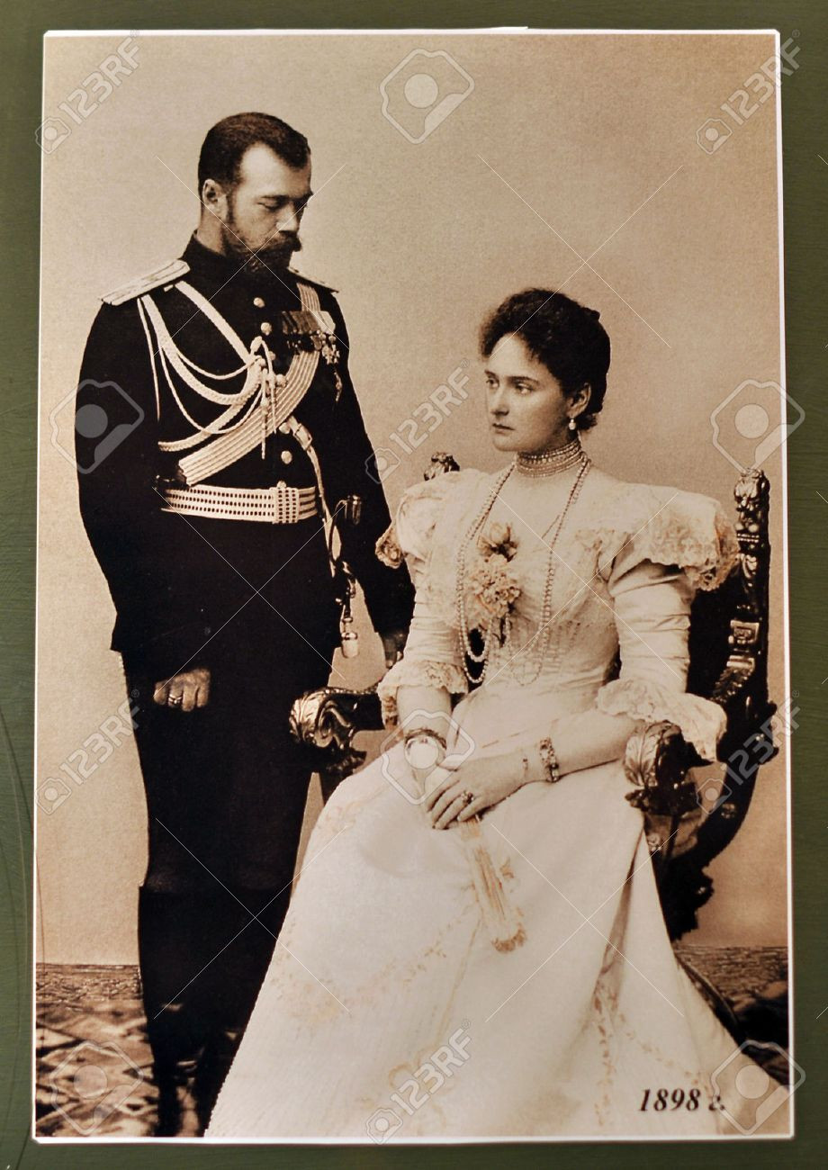 Do vậy, hàng trăm người chen lấn, xô đẩy, giẫm lên nhau để tranh cướp quà. Hậu quả là dù có gần 2.000 cảnh sát và kỵ binh nhưng không thể ổn định được tình hình. Vì vậy, 1.389 người bị giẫm đạp đến chết. Nạn nhân chủ yếu là phụ nữ, người già. Ngoài ra còn có 1.300 người khác bị thương.