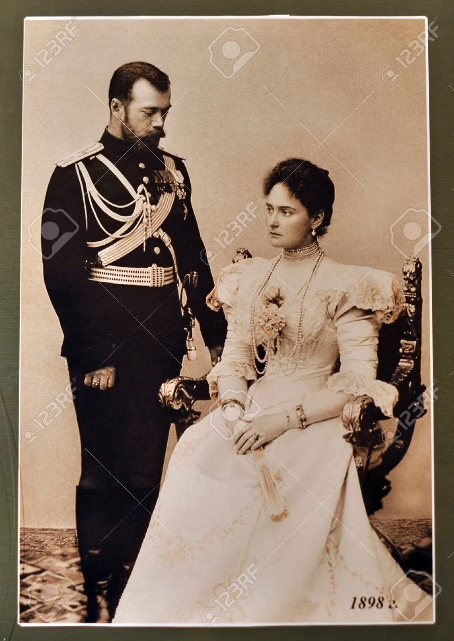 Do vậy, hàng trăm người chen lấn, xô đẩy, giẫm lên nhau để tranh cướp quà. Hậu quả là dù có gần 2.000 cảnh sát và kỵ binh nhưng không thể ổn định được tình hình. Vì vậy, 1.389 người bị giẫm đạp đến chết. Nạn nhân chủ yếu là phụ nữ, người già. Ngoài ra còn có 1.300 người khác bị thương.