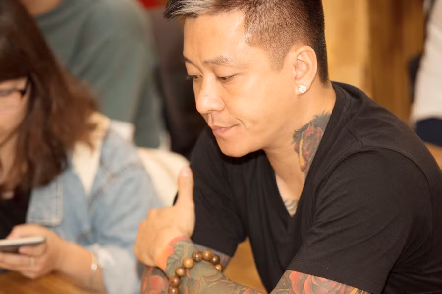 Dem nhac Tuan Hung bi dung, So Van hoa the thao len tieng