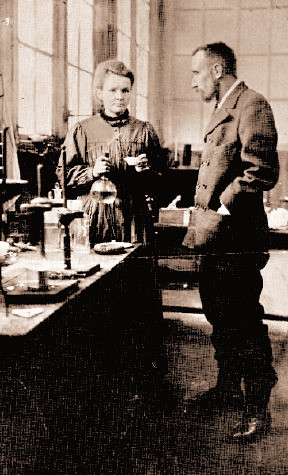 Nhờ có phát minh của Becquerel mà con người quan tâm nhiều hơn đến các chất phóng xạ. Từ đó, nó góp phần thay đổi thế giới và cuộc sống của con người.