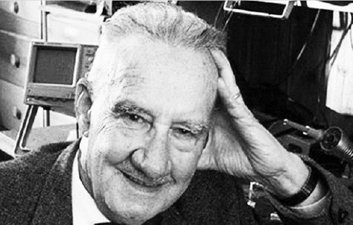 Vào năm 1956, nhà khoa học người Mỹ Wilson Greatbatch (1919-2011) tình cờ phát minh ra máy tạo nhịp tim làm thay đổi cuộc sống của nhiều người.