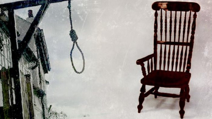 Thomas Busby được nhớ đến với chiếc ghế mang lời nguyền chết chóc. Mọi chuyện bắt đầu từ việc Thomas Busby ở North Yorkshire, Anh bị kết án tử hình vào cuối những năm 1600 vì tội giết chết bố vợ - Daniel Auty. Lý do Busby ra tay sát hại bố vợ được cho là hai người đã cãi nhau dữ dội về vợ của y.