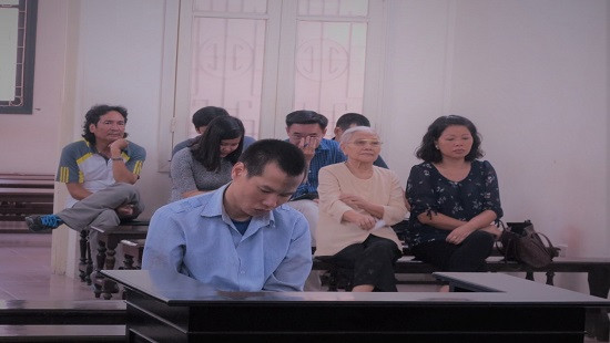 Tu hinh ga dan ong doat mang nguoi hang xom