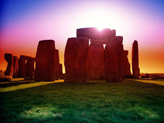 Một bí ẩn lớn khác về bãi đá cổ Stonehenge là mục đích người xưa tạo ra công trình này. Cho đến nay, giới chuyên gia chưa thể đưa ra câu trả lời chính xác.