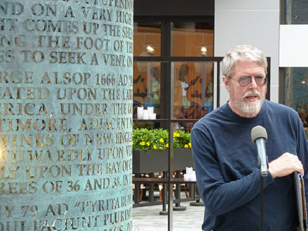 Thông điệp thứ hai của Kryptos là: “Nó hoàn toàn vô hình. Làm cách nào để được như vậy? Họ sử dụng từ trường Trái đất. Thông tin được thu thập và chuyển đi dưới lòng đất tới một địa điểm chưa xác định. Liệu Langley có biết được điều này? Họ nên biết: Nó được chôn cất ở đâu đó ngoài kia. Ai biết đích xác vị trí? Chỉ có WW. Đây là thông điệp cuối cùng của ông ấy: 38 độ Bắc 57 phút 6,5 giây, 77 độ Tây 8 phút 44 giây. ID theo hàng”.