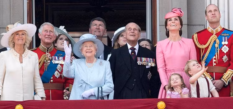 Dù không biết tên họ đầy đủ của các thành viên Hoàng gia Anh thì công chúng cũng không nhầm lẫn họ với bất cứ người nào khác vì họ vô cùng nổi tiếng.