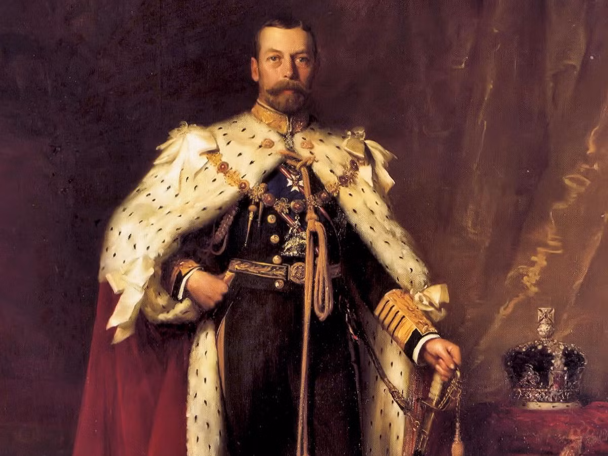 Ví dụ như năm 1917, Vua George V quyết định đổi tên triều đại từ Saxe-Coburg-Gotha thành Windsor.