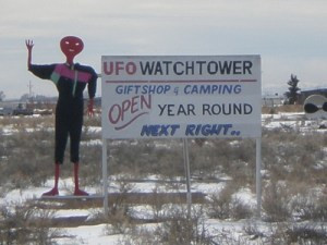 Thung lũng San Luis nằm ở Colorado, Mỹ nổi tiếng thế giới vì là nơi có nhiều UFO xuất hiện. Theo Pplanetdolan, có ít nhất 50 UFO xuất hiện trên bầu trời San Luis trong 16 năm.