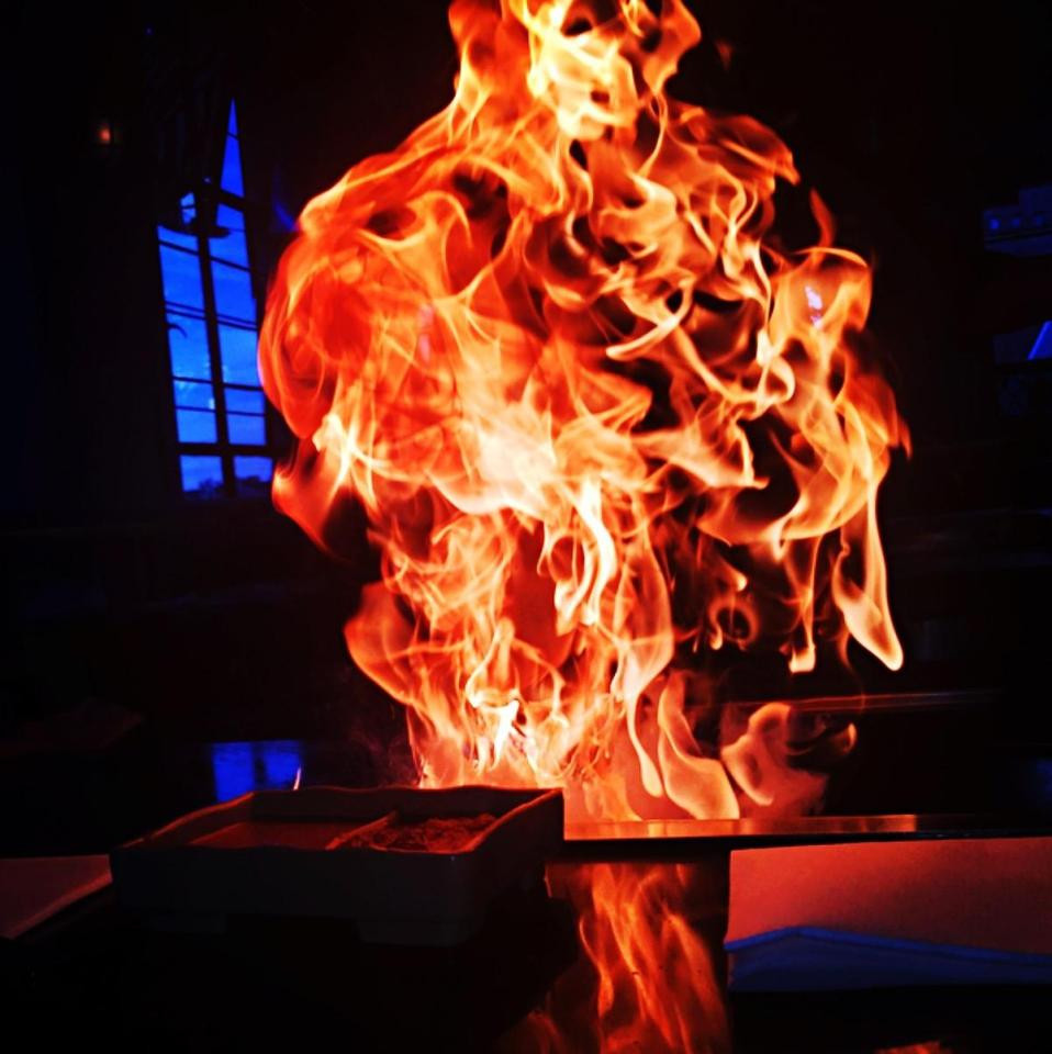 Theo Bartholin, vào một buổi tối năm 1470, trong lúc nghỉ ngơi và uống vài ly rượu, hiệp sĩ Vorstius đột nhiên nôn ra lửa rồi bốc cháy dữ dội cho đến chết ngay trước mặt cha mẹ.