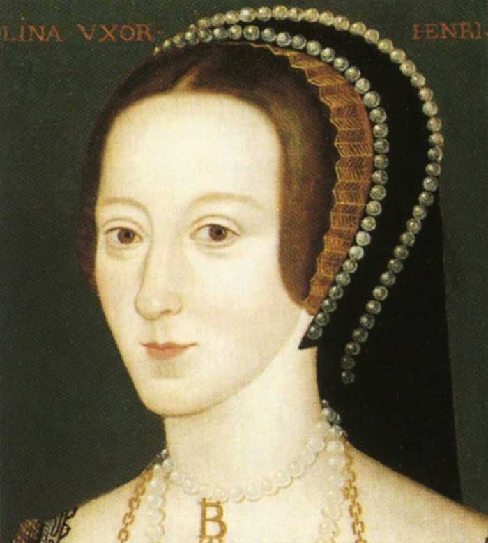 Hoàng hậu Anne Boleyn nổi tiếng thông minh, xinh đẹp. Bà hoàng này sinh hạ cho nhà vua Henry VIII một người con gái duy nhất sau 3 lần sảy thai và sinh non. Tất cả đều là con trai.
