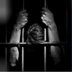 Nhiều người không khỏi bất ngờ khi biết được sự thật đằng sau slogan “Just Do It” (tạm dịch Cứ làm đi) của hãng giày Nike đến từ lời cuối cùng “Let’s do it” (Hãy làm đi) của tử tù Gary Gilmore trước khi bị tử hình. Sau khi nghe câu chuyện về Gilmore, nhà sáng lập Nike đổi “let’s” thành “just” để nhấn mạnh. Từ đó, slogan của Nike ra đời.