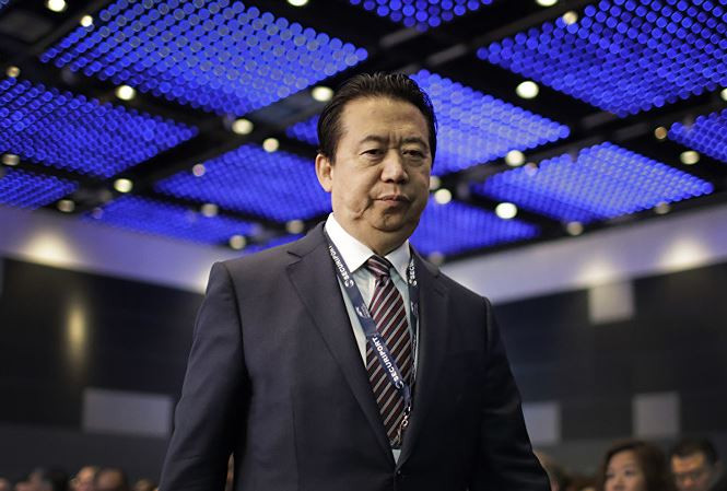 Vợ của ông Mạnh còn cho biết thêm rằng bà bị đe dọa thông qua điện thoại và mạng xã hội. Hiện bà được cảnh sát bảo vệ.