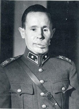 Simo Hayha (1905 - 2002) còn được biết đến với biệt danh "thần chết áo trắng" được ghi nhận là tay súng bắn tỉa cừ khôi nhất Thế chiến 2.
