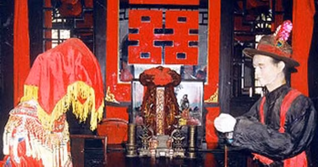 Hôn nhân là việc trọng đại đối với nam thanh nữ tú Trung Quốc thời xưa. Tuy nhiên, họ không có quyền lựa chọn đối tượng kết hôn.