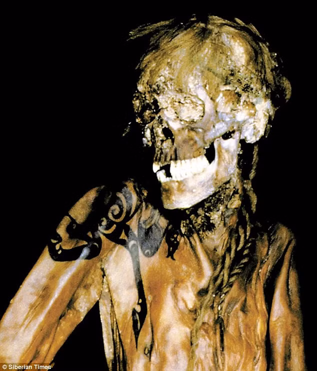 Cụ thể, người dân địa phương cho rằng, những trận lụt, động đất trong 50 năm kể từ khi các nhà khảo cổ khai quật xác ướp là hậu quả của hành động xâm phạm nơi an nghỉ của "Công chúa Altai".