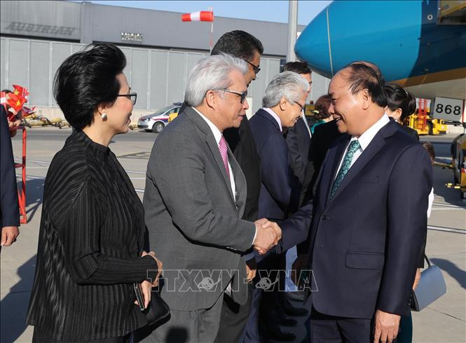 Thu tuong Nguyen Xuan Phuc va Phu nhan tham chinh thuc Ao-Hinh-3